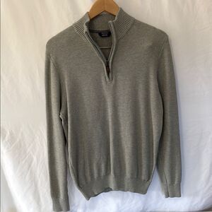 IZOD Men's Gray Half-Zip Sweater